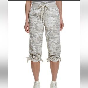 DKNY Cargo Joggers Cropped Camo Pants Size Small NWT